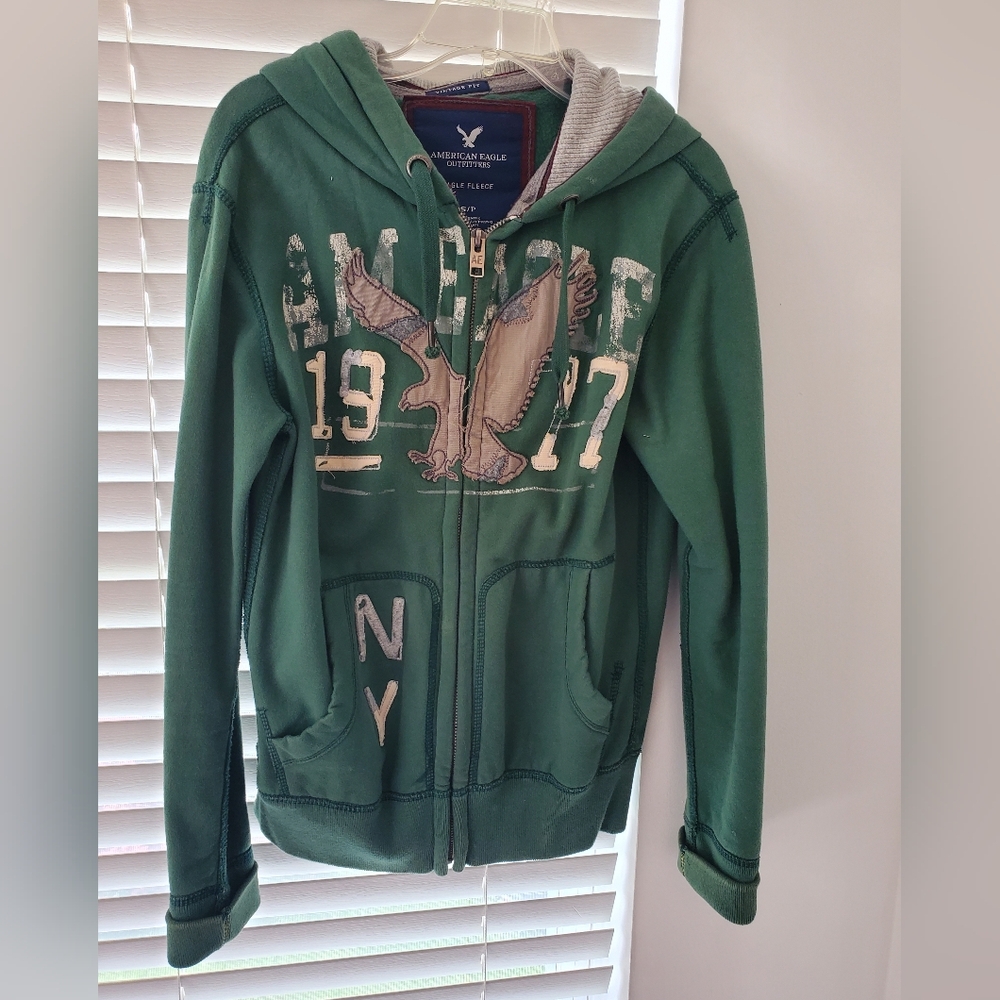 American Eagle zip up hoodie